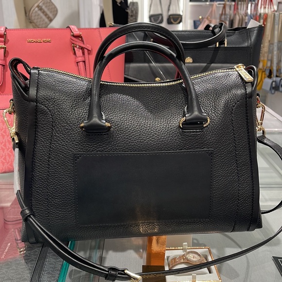 MICHAEL KORS
Carine Large Pebbled Leather Top Zip Satchel
Black
NWT - Picture 8 of 16